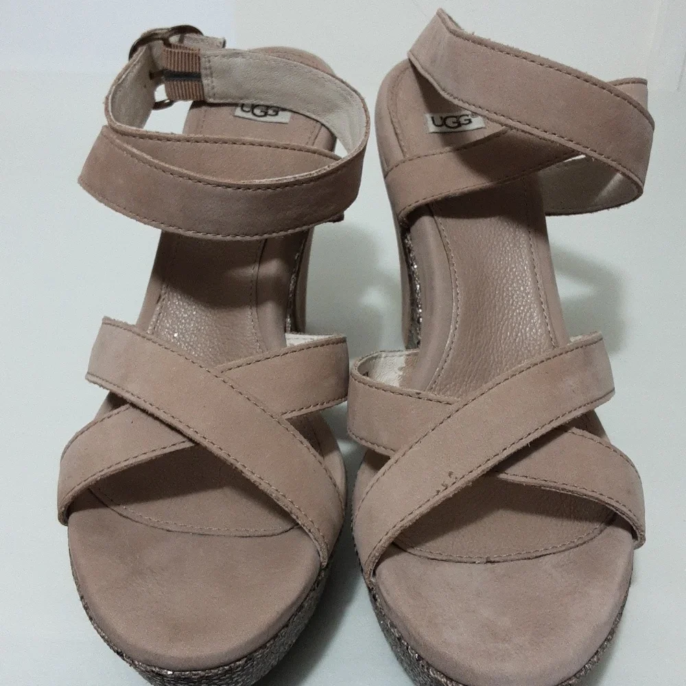 UGG very good